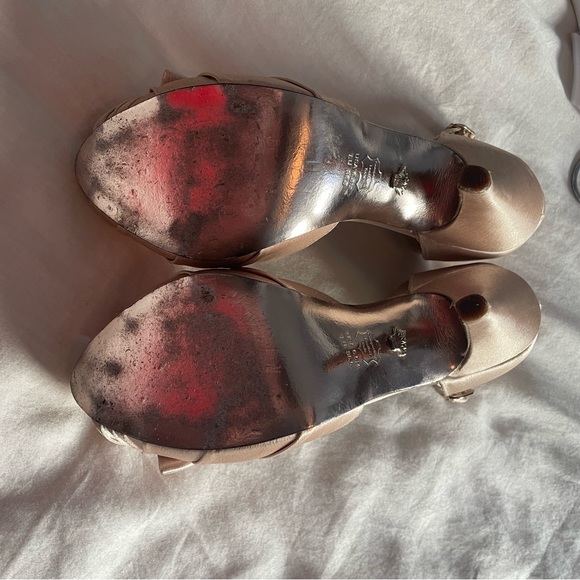 Elegant Gold Bow Nina Heels - Picture 8 of 10